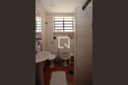 Casa à venda com 360m², 3 quartos e 3 vagas Casa à venda com 360m², 3 quartos e 3 vagasBanheiro