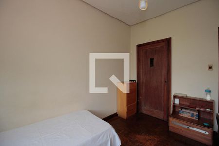 Casa à venda com 360m², 3 quartos e 3 vagas Casa à venda com 360m², 3 quartos e 3 vagasQuarto 1