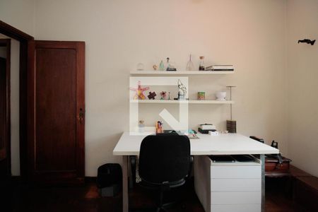 Casa à venda com 360m², 3 quartos e 3 vagas Casa à venda com 360m², 3 quartos e 3 vagasQuarto 1