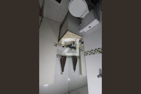 Casa de condomínio à venda com 180m², 3 quartos e 2 vagasQuarto 2 - Banheiro