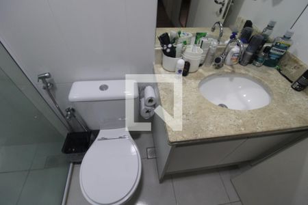 Casa de condomínio à venda com 180m², 3 quartos e 2 vagasQuarto 2 - Banheiro