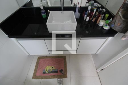 Casa de condomínio à venda com 180m², 3 quartos e 2 vagasQuarto 1 - Banheiro