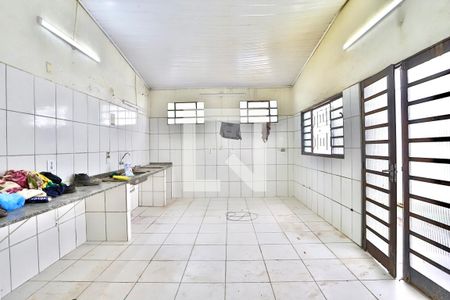 Casa à venda com 350m², 4 quartos e 4 vagas Casa à venda com 350m², 4 quartos e 4 vagasÁrea comum