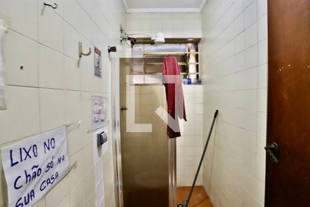 Casa à venda com 350m², 4 quartos e 4 vagas Casa à venda com 350m², 4 quartos e 4 vagasBanheiro de serviço