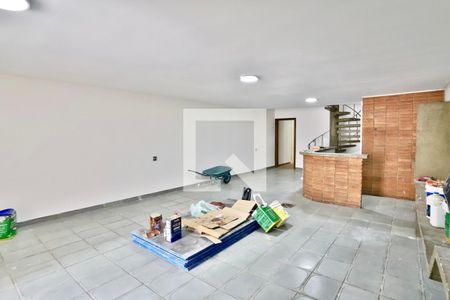 Casa à venda com 350m², 4 quartos e 4 vagas Casa à venda com 350m², 4 quartos e 4 vagasGaragem