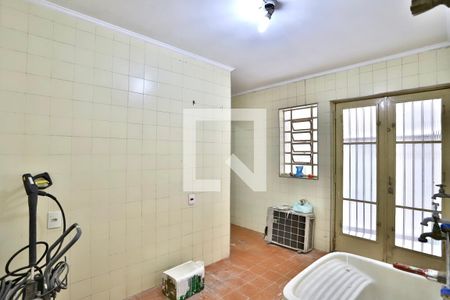 Casa à venda com 350m², 4 quartos e 4 vagas Casa à venda com 350m², 4 quartos e 4 vagasLavanderia