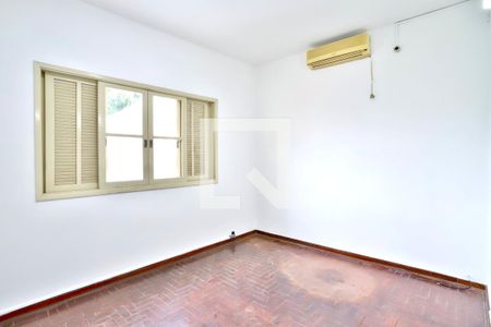 Casa à venda com 350m², 4 quartos e 4 vagas Casa à venda com 350m², 4 quartos e 4 vagasQuarto 3