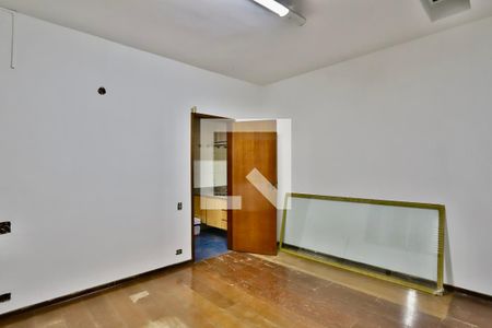Casa à venda com 350m², 4 quartos e 4 vagas Casa à venda com 350m², 4 quartos e 4 vagasQuarto 1