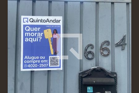 Casa à venda com 350m², 4 quartos e 4 vagas Casa à venda com 350m², 4 quartos e 4 vagasFachada