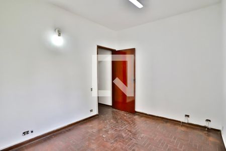 Casa à venda com 350m², 4 quartos e 4 vagas Casa à venda com 350m², 4 quartos e 4 vagasQuarto 3