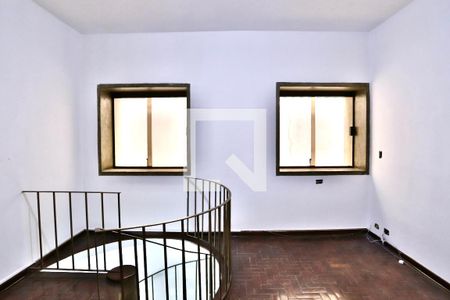 Casa à venda com 350m², 4 quartos e 4 vagas Casa à venda com 350m², 4 quartos e 4 vagasHall dos Quartos