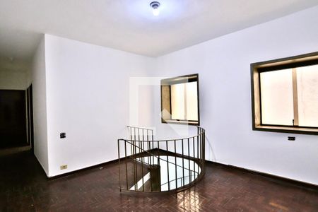 Casa à venda com 350m², 4 quartos e 4 vagas Casa à venda com 350m², 4 quartos e 4 vagasHall dos Quartos