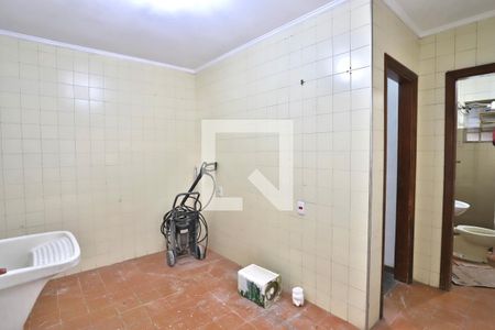 Casa à venda com 350m², 4 quartos e 4 vagas Casa à venda com 350m², 4 quartos e 4 vagasLavanderia