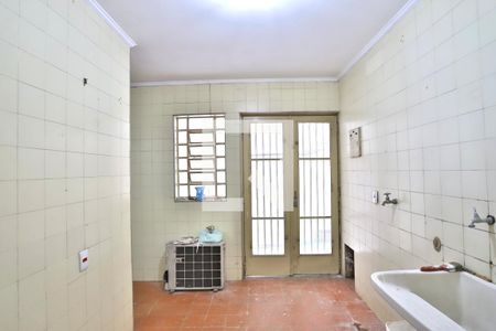 Casa à venda com 350m², 4 quartos e 4 vagas Casa à venda com 350m², 4 quartos e 4 vagasLavanderia