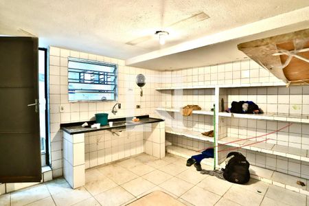 Casa à venda com 350m², 4 quartos e 4 vagas Casa à venda com 350m², 4 quartos e 4 vagasÁrea comum