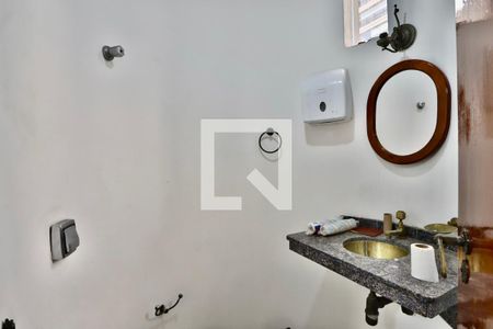 Casa à venda com 350m², 4 quartos e 4 vagas Casa à venda com 350m², 4 quartos e 4 vagasLavabo