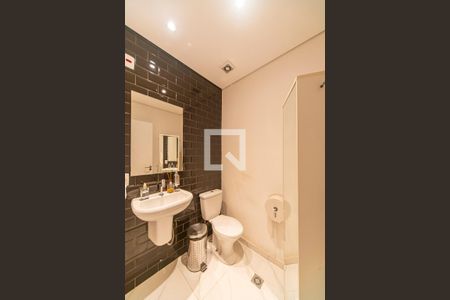 Casa à venda com 181m², 2 quartos e 2 vagas Casa à venda com 181m², 2 quartos e 2 vagasBanheiro Social