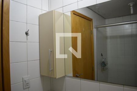 Banheiro de apartamento para alugar com 1 quarto, 27m² em Centro, Curitiba