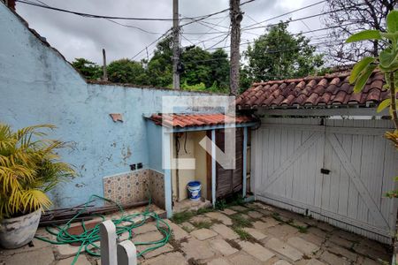 Casa de condomínio à venda com 360m², 3 quartos e 2 vagasQuintal