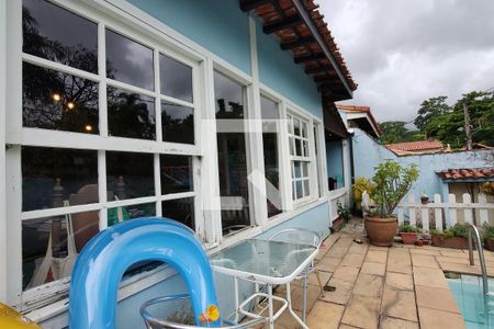 Casa de condomínio à venda com 360m², 3 quartos e 2 vagasFachada