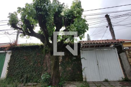 Casa de condomínio à venda com 360m², 3 quartos e 2 vagasFachada