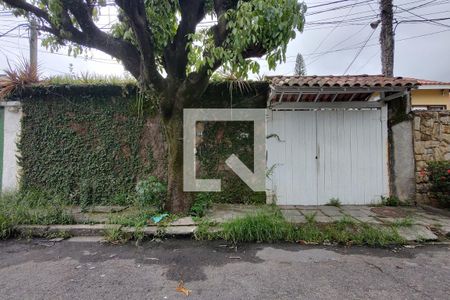 Casa de condomínio à venda com 360m², 3 quartos e 2 vagasFachada