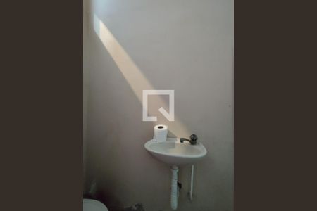 Casa de condomínio à venda com 360m², 3 quartos e 2 vagasBanheiro de Serviço