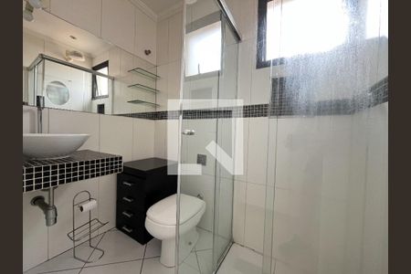 Banheiro  de apartamento à venda com 1 quarto, 49m² em Campo Belo, São Paulo