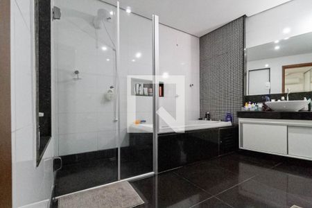 Apartamento à venda com 210m², 4 quartos e 2 vagasBanheiro da suíte 