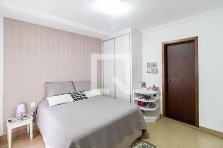 Apartamento à venda com 210m², 4 quartos e 2 vagasSuíte 