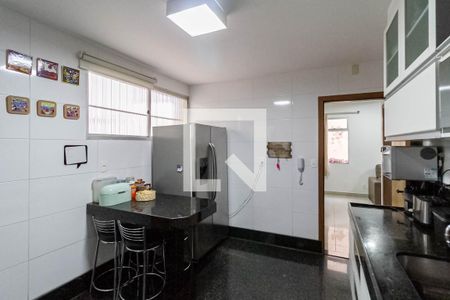 Apartamento à venda com 210m², 4 quartos e 2 vagasCozinha