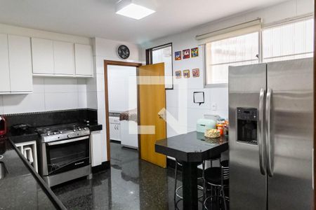 Apartamento à venda com 210m², 4 quartos e 2 vagasCozinha