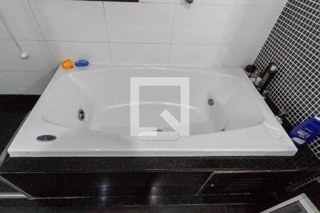 Apartamento à venda com 210m², 4 quartos e 2 vagasBanheiro da suíte 