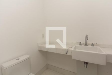 Banheiro de apartamento à venda com 2 quartos, 76m² em Moema, São Paulo