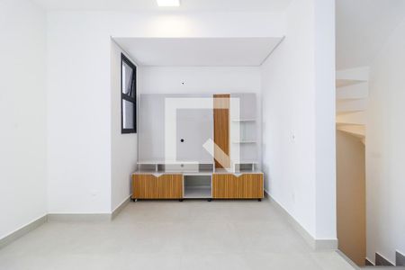 Sala de casa de condomínio para alugar com 2 quartos, 140m² em Brooklin Novo, São Paulo