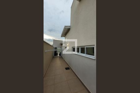 Casa de condomínio à venda com 180m², 3 quartos e 3 vagas Casa de condomínio à venda com 180m², 3 quartos e 3 vagasÁrea externa