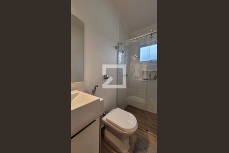 Casa de condomínio à venda com 180m², 3 quartos e 3 vagas Casa de condomínio à venda com 180m², 3 quartos e 3 vagasBanheiro 2