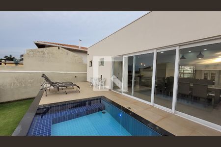 Casa de condomínio à venda com 180m², 3 quartos e 3 vagas Casa de condomínio à venda com 180m², 3 quartos e 3 vagasÁrea externa