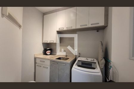 Casa de condomínio à venda com 180m², 3 quartos e 3 vagas Casa de condomínio à venda com 180m², 3 quartos e 3 vagasÁrea de Serviço