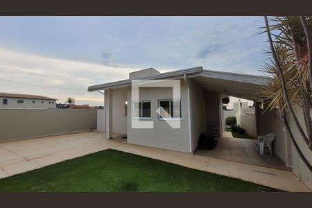 Casa de condomínio à venda com 180m², 3 quartos e 3 vagas Casa de condomínio à venda com 180m², 3 quartos e 3 vagasÁrea externa