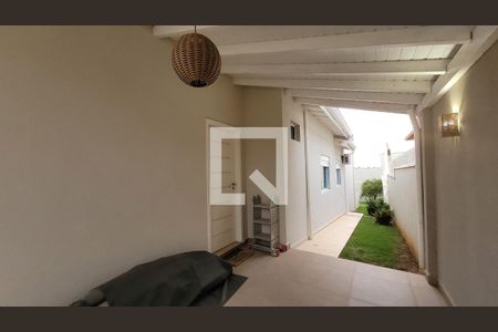Casa de condomínio à venda com 180m², 3 quartos e 3 vagas Casa de condomínio à venda com 180m², 3 quartos e 3 vagasÁrea externa
