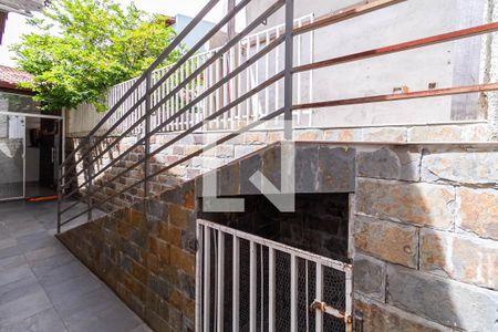 Casa à venda com 360m², 4 quartos e 3 vagas Casa à venda com 360m², 4 quartos e 3 vagasQuintal