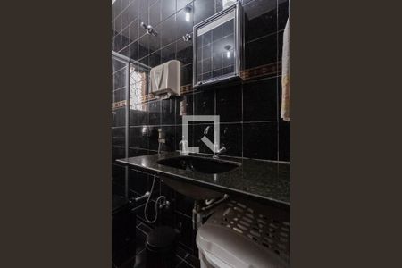 Casa à venda com 360m², 4 quartos e 3 vagas Casa à venda com 360m², 4 quartos e 3 vagasBanheiro da suíte