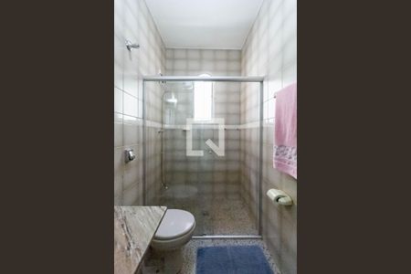 Casa à venda com 360m², 4 quartos e 3 vagas Casa à venda com 360m², 4 quartos e 3 vagasBanheiro social