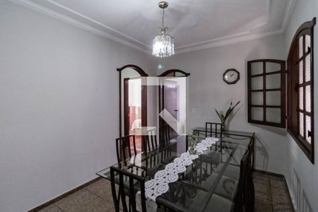 Casa à venda com 360m², 4 quartos e 3 vagas Casa à venda com 360m², 4 quartos e 3 vagasSala de jantar