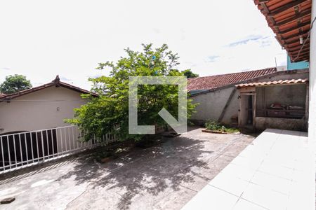 Casa à venda com 360m², 4 quartos e 3 vagas Casa à venda com 360m², 4 quartos e 3 vagasQuintal