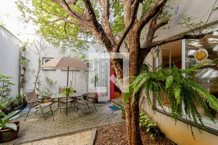 Casa à venda com 380m², 6 quartos e 4 vagas Casa à venda com 380m², 6 quartos e 4 vagasJardim 2