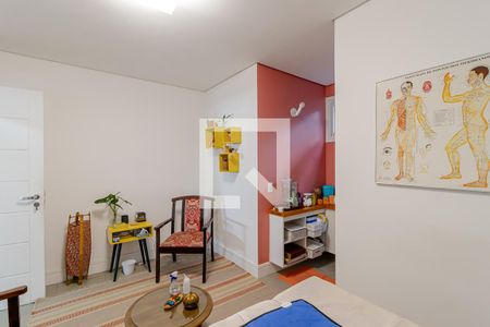 Casa à venda com 380m², 6 quartos e 4 vagas Casa à venda com 380m², 6 quartos e 4 vagasEscritório Individual