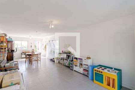 Casa à venda com 380m², 6 quartos e 4 vagas Casa à venda com 380m², 6 quartos e 4 vagasSalão