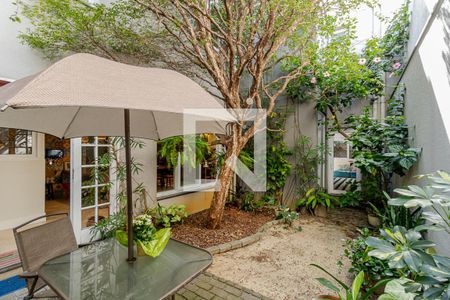 Casa à venda com 380m², 6 quartos e 4 vagas Casa à venda com 380m², 6 quartos e 4 vagasJardim 2